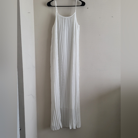 LONG Pleated Dress - Picture 9 of 9